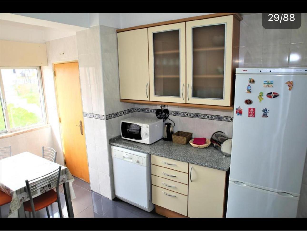 3 Com Ar Acondicionado Areeiro Quarto em Acomodações Particulares